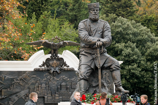 Автор памятника Александру III ответил на исторические претензии к монументу