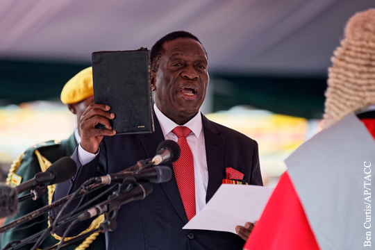 Мнангагва официально вступил в должность президента Зимбабве