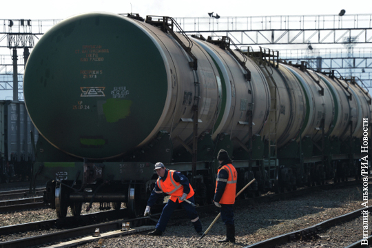 РЖД вдвое ограничила пропуск грузов на Украину через важнейший топливный переход