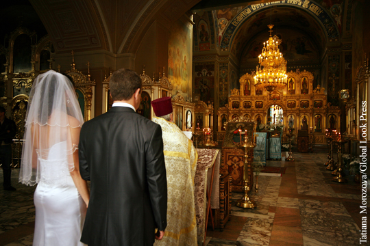 Архиерейский собор запретил венчаться с прихожанами УПЦ КП