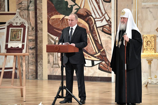 Появление Путина на Архиерейском соборе само по себе стало уникальным событием