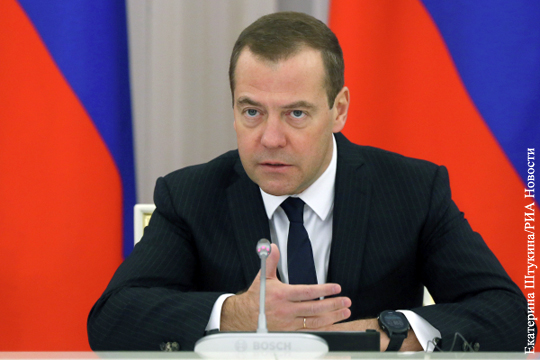 Медведев дал указания кабмину по работе в предвыборный период
