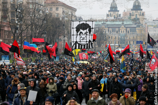 В центре Киева собрались тысячи сторонников Саакашвили