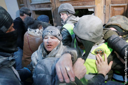 Сторонники Саакашвили покинули захваченный Октябрьский дворец