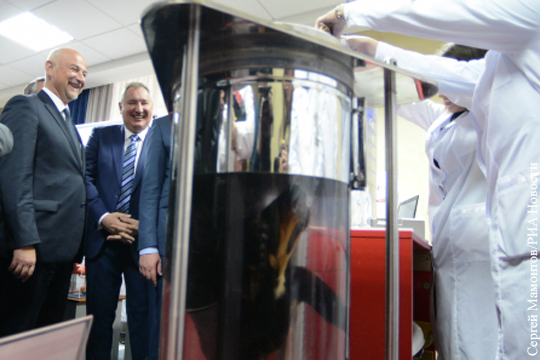 Рогозин продемонстрировал президенту Сербии проект жидкостного дыхания