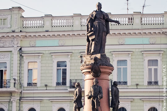 Большинство одесситов выступили против сноса памятника Екатерине II