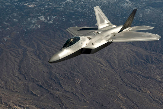 В Генштабе рассказали о провокациях американского F-22 в небе над Сирией