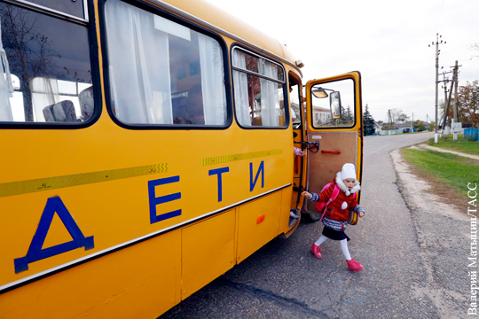 Школьные автобусы получили «мигалки»