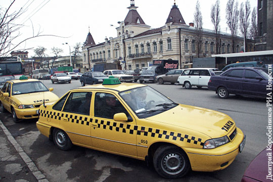 Ростовская таксистка вернула пассажирам забытые в салоне 4 млн рублей