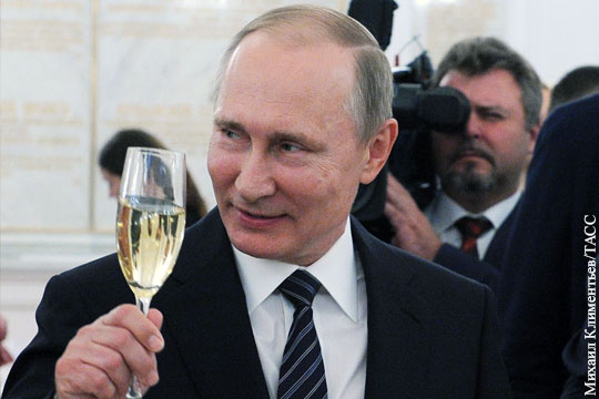 В Кремле рассказали, с кем будет встречать Новый год Путин