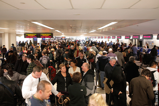 Российская журналистка рассказала о коллапсе в американском аэропорту