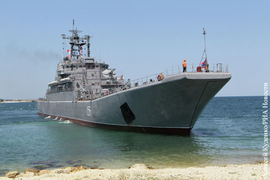 Большой десантный корабль ВМФ «Ямал» столкнулся с сухогрузом в Эгейском море