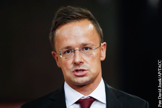 Венгрия назвала чрезвычайной ситуацию с правами нацменьшинств на Украине