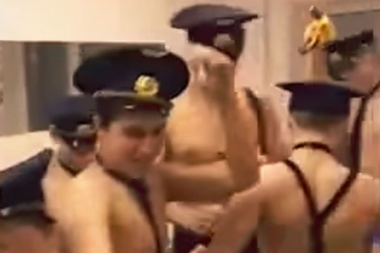 Ректор ульяновского авиаинститута понес наказание за танец курсантов