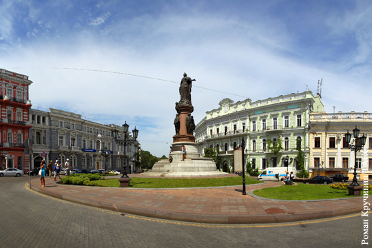 Порошенко попросили защитить памятник Екатерине II в Одессе