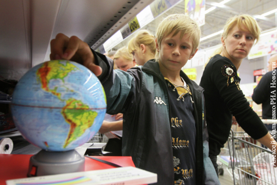 Киев вмешался в работу парижского магазина из-за «неправильных» глобусов