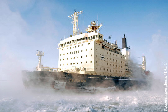 Российский атомный ледокол спас полярную экспедицию