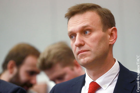 Суд обязал штаб Навального вернуть его стороннику 500 рублей