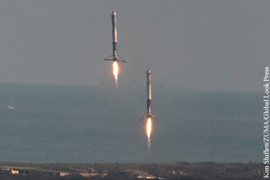 При посадке разбился центральный разгонный блок Falcon Heavy