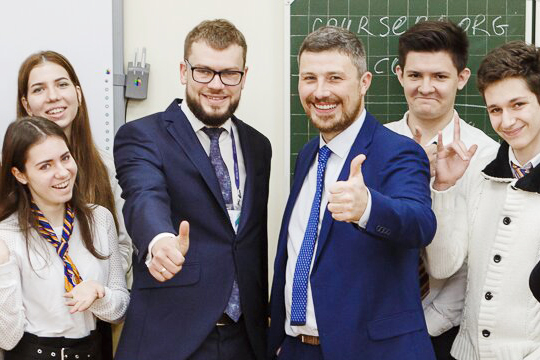 Школьники из Сочи поспорили с финалистами конкурса «Лидеры России»