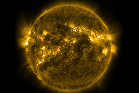 Ученые спрогнозировали скорое потускнение Солнца