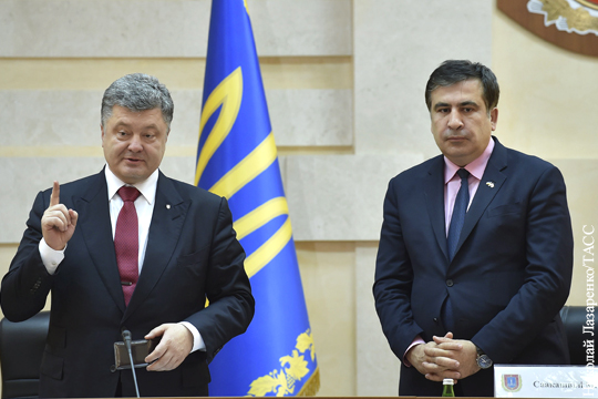 После выдворения с Украины Саакашвили оскорбительно высказался о Порошенко