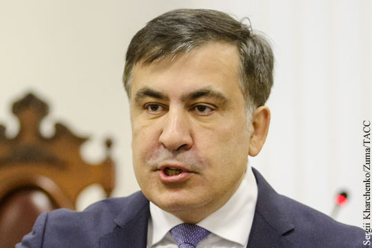 Саакашвили попросил у Меркель помощи против Порошенко