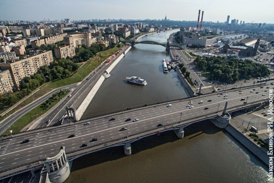 Через Москву-реку решили построить 18 новых мостов