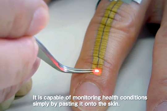 Японские ученые создали «электронную кожу» для оценки здоровья человека
