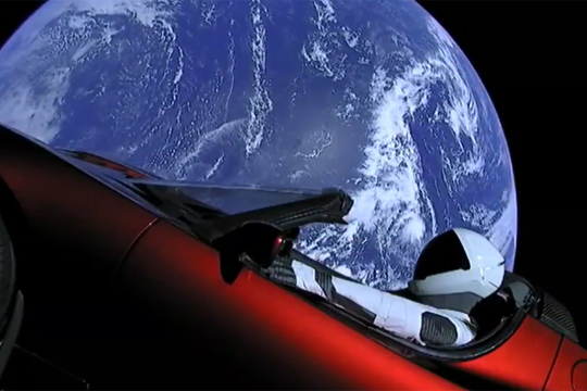 Зачем Илон Маск запустил машину в космос?