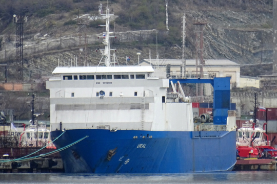 СМИ: В Тунисе задержано судно с военным грузом из России