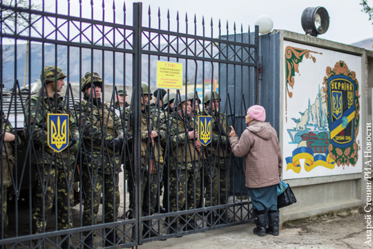 Украинский юрист: Киев отрезал от себя Крым по заготовленному сценарию