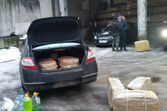 Ключевой фигурант дела о поставках кокаина через посольство России объявлен в розыск