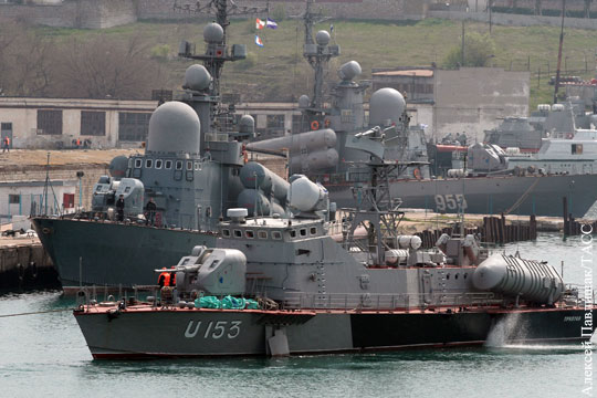 Порошенко потребовал добавки к предложенным Россией крымским кораблям