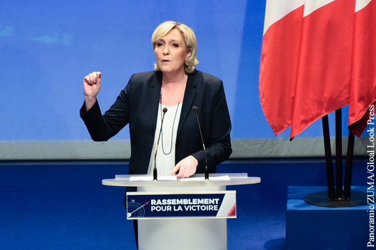 Ле Пен предложила переименовать «Национальный фронт»   