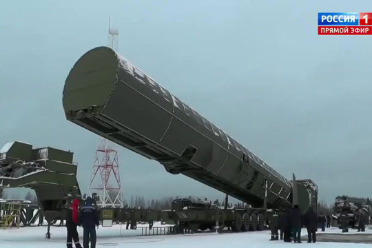 Макет ракеты «Сармат» загружен в шахтовую установку на Плесецке