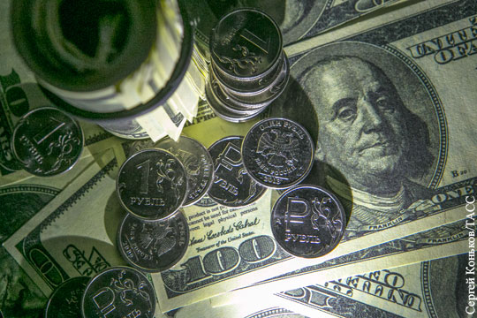 Санкции США ударили по курсу рубля