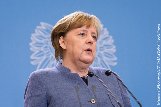 Меркель призвала Россию доказать непричастность к отравлению Скрипаля