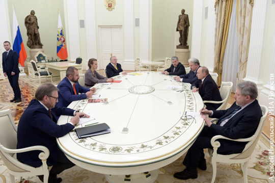 Песков прокомментировал данные о кадровых предложениях Путина Собчак и Грудинину