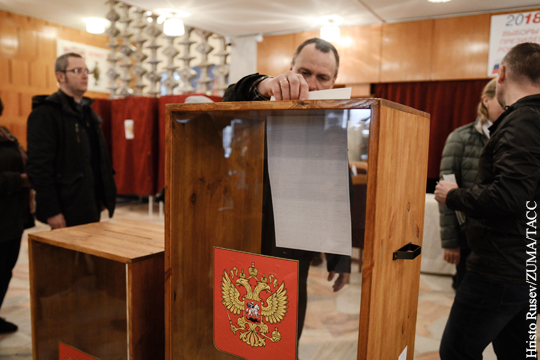 Эксперт объяснил высокий уровень поддержки Путина при голосовании за рубежом
