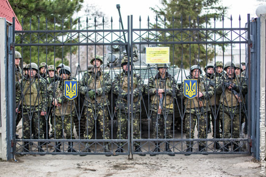 Путин дал оставшимся в Крыму украинским военным право на жилье