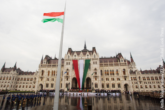 Венгрия решила выслать российского дипломата