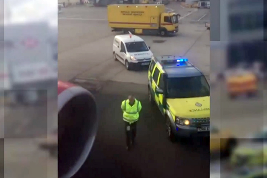 Сотрудник лондонского аэропорта стал причиной поломки борта авиакомпании «Россия»