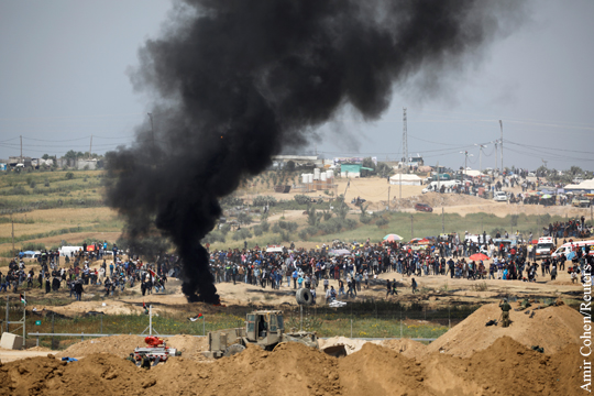 Столкновения палестинцев с войсками Израиля начались на границе сектора Газа