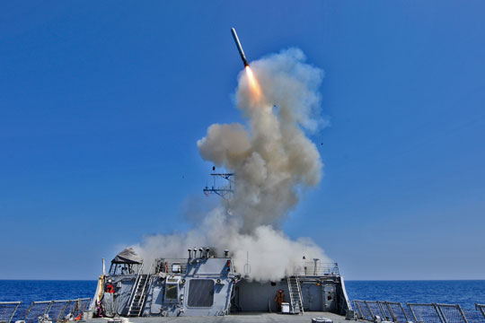 Российский адмирал: США готовят мощнейший удар по Сирии
