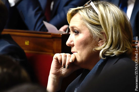 Ле Пен усомнилась в ударах Франции по объектам в Сирии