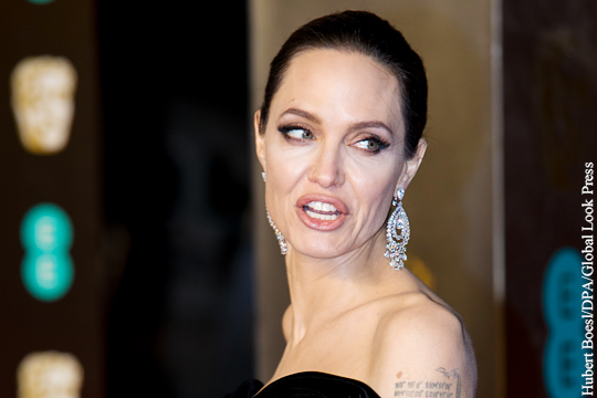 У Джоли случилась истерика из-за новой пассии Питта