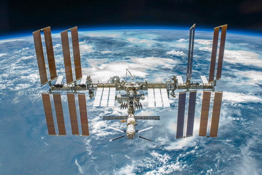 Загадочная примесь заставила космонавтов на МКС прибегнуть к помощи США