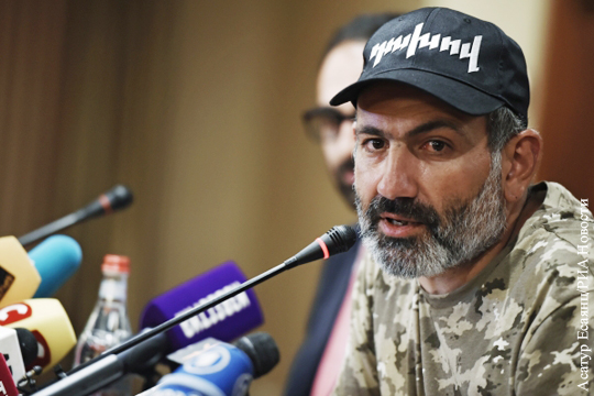 Лидер оппозиции Армении заявил о невмешательстве России, США и ЕС в протесты