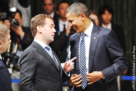Медведев пригласил Обаму посмотреть на «разорванную в клочья» экономику России
